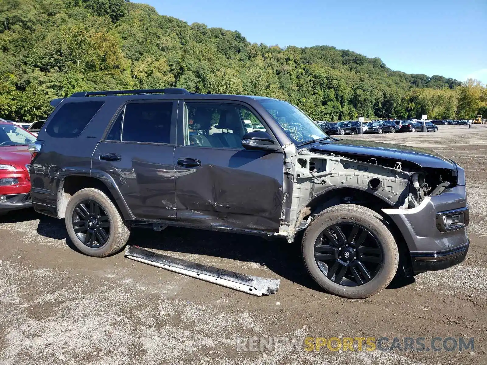 9 Photograph of a damaged car JTEBU5JR8L5756475 TOYOTA 4RUNNER 2020