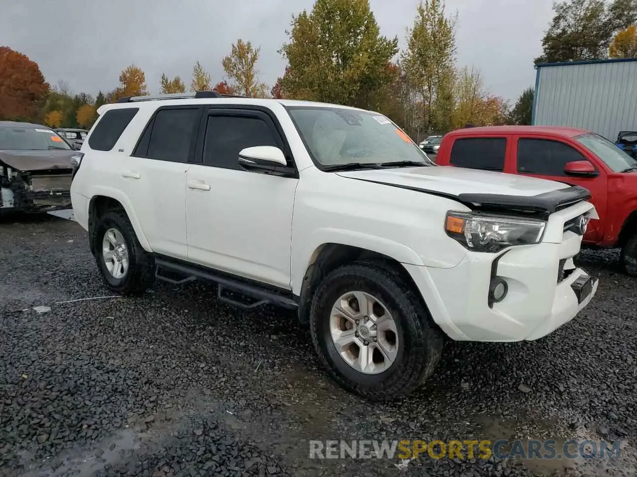 4 Photograph of a damaged car JTEBU5JR8L5756699 TOYOTA 4RUNNER 2020