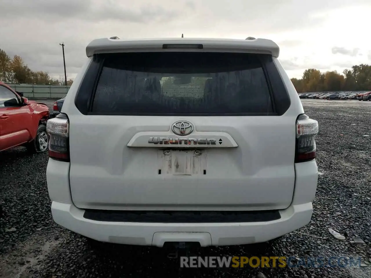 6 Photograph of a damaged car JTEBU5JR8L5756699 TOYOTA 4RUNNER 2020
