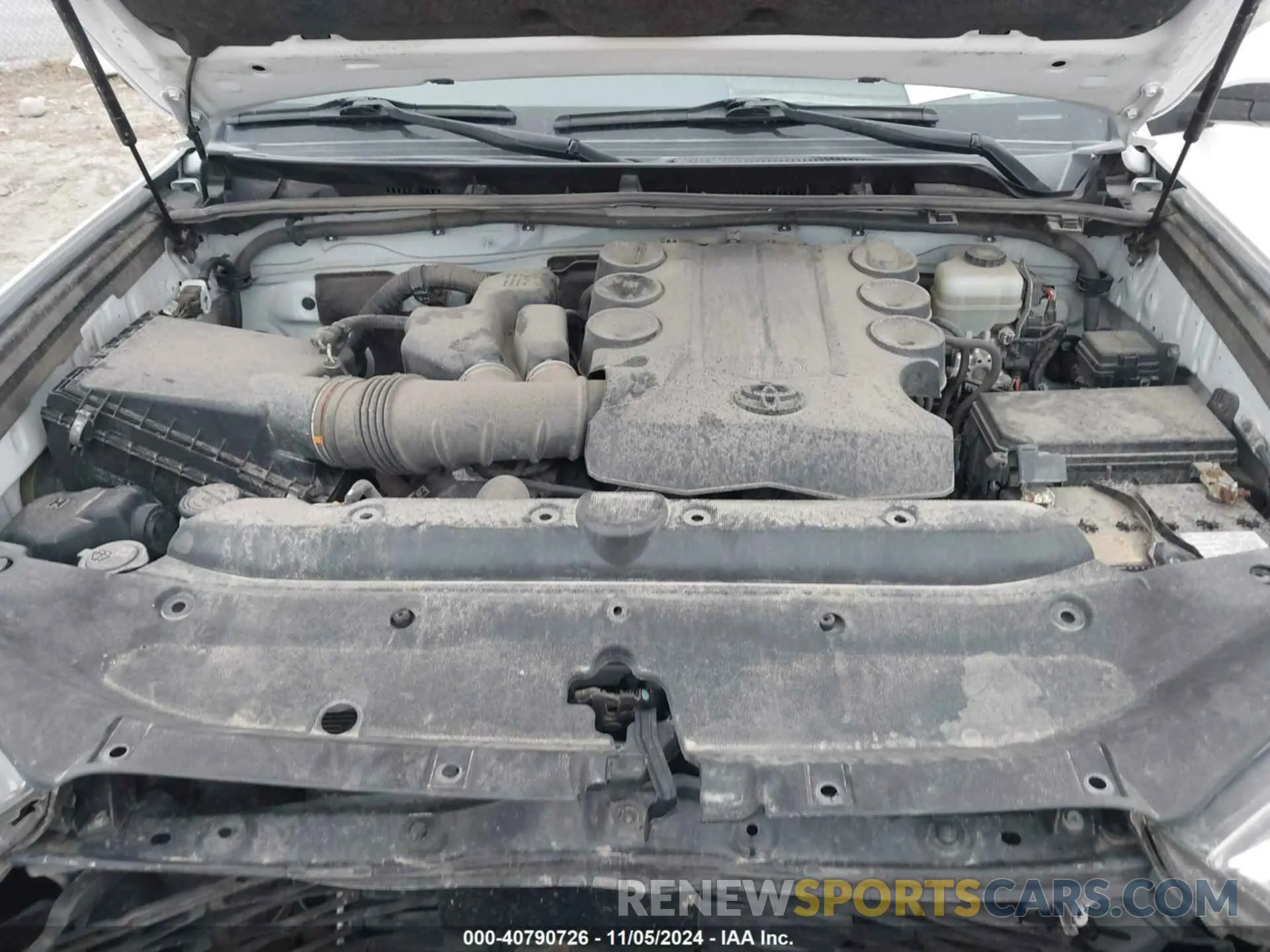 10 Photograph of a damaged car JTEBU5JR8L5758906 TOYOTA 4RUNNER 2020