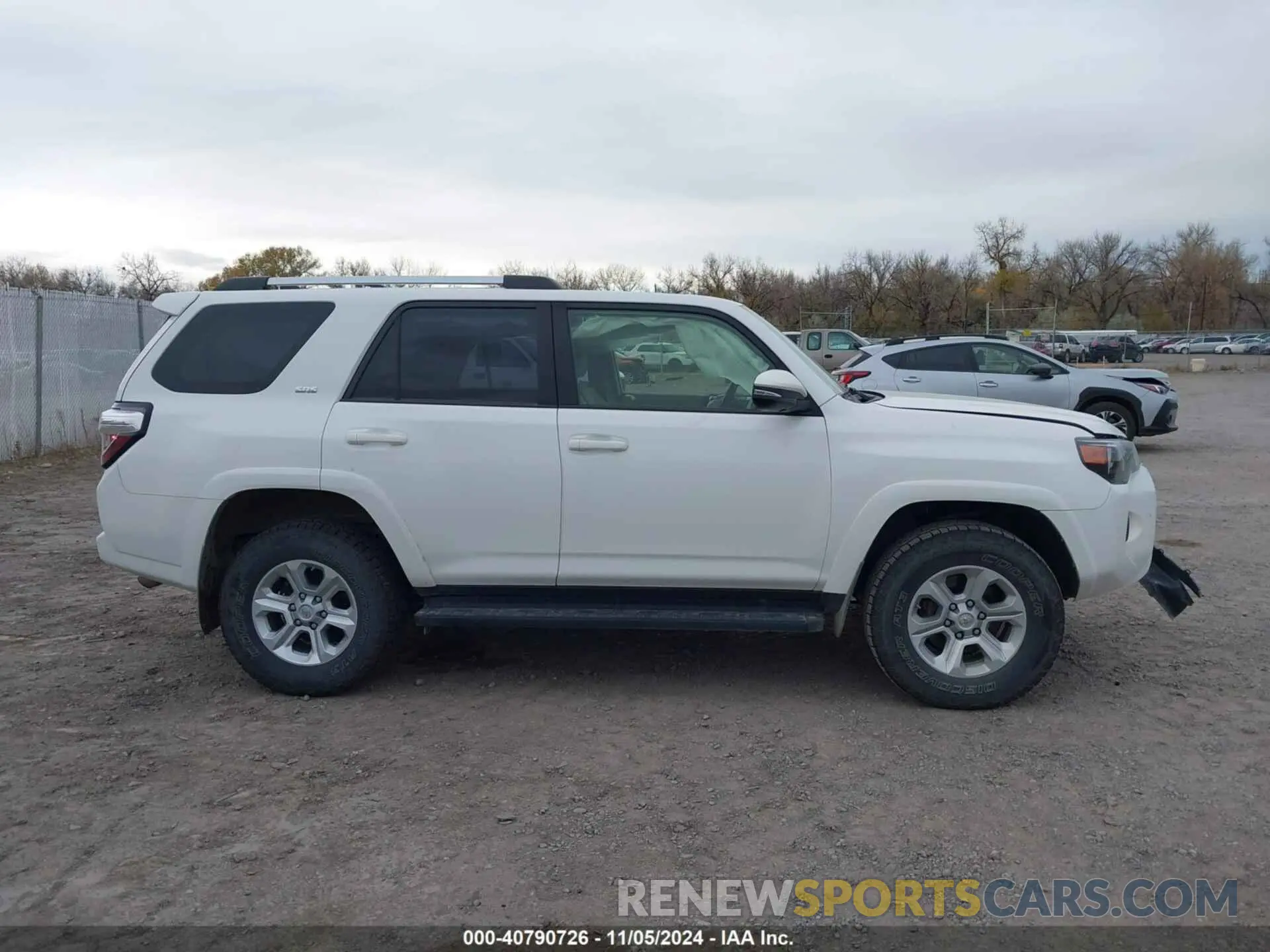 13 Photograph of a damaged car JTEBU5JR8L5758906 TOYOTA 4RUNNER 2020