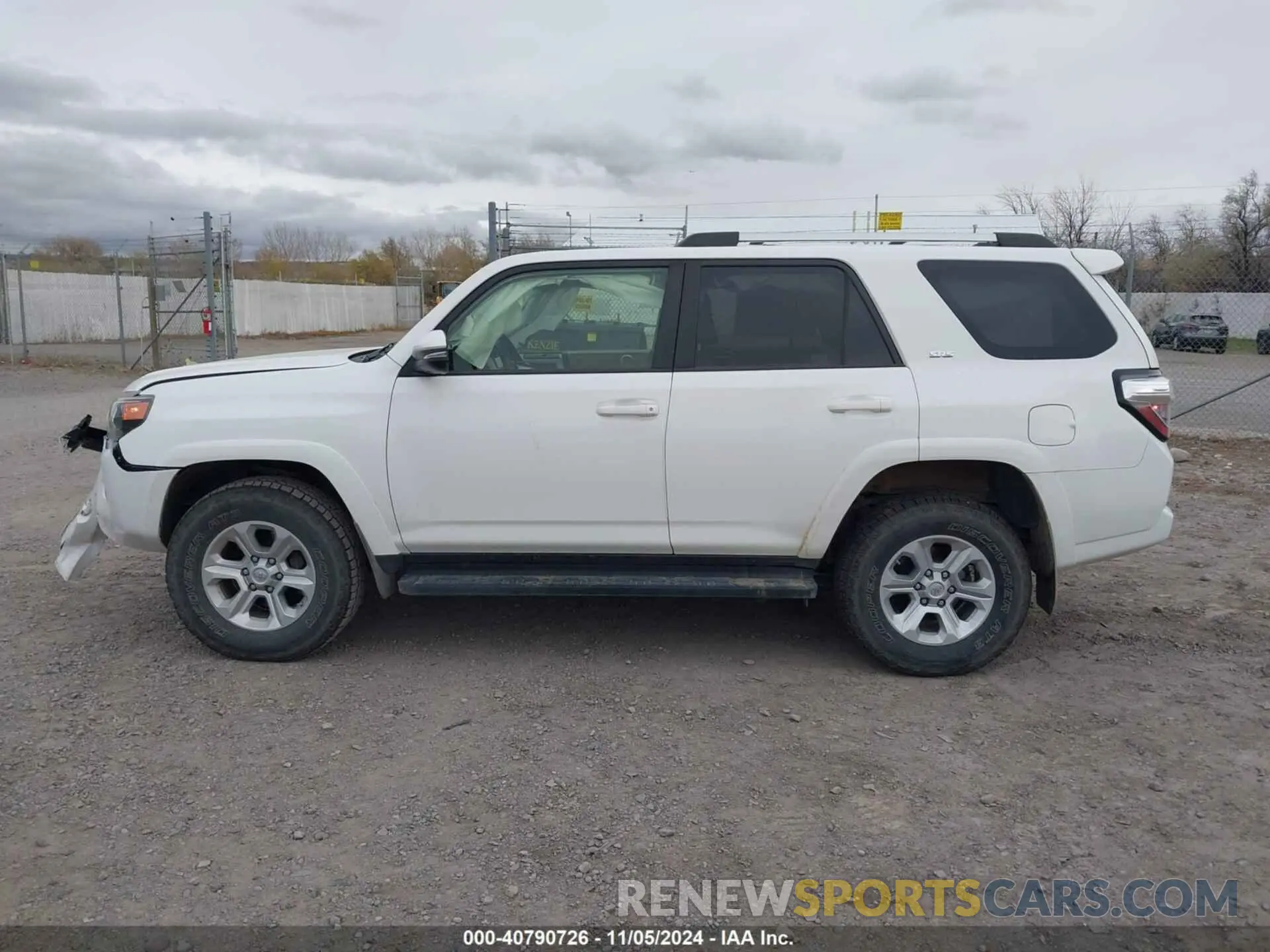 14 Photograph of a damaged car JTEBU5JR8L5758906 TOYOTA 4RUNNER 2020