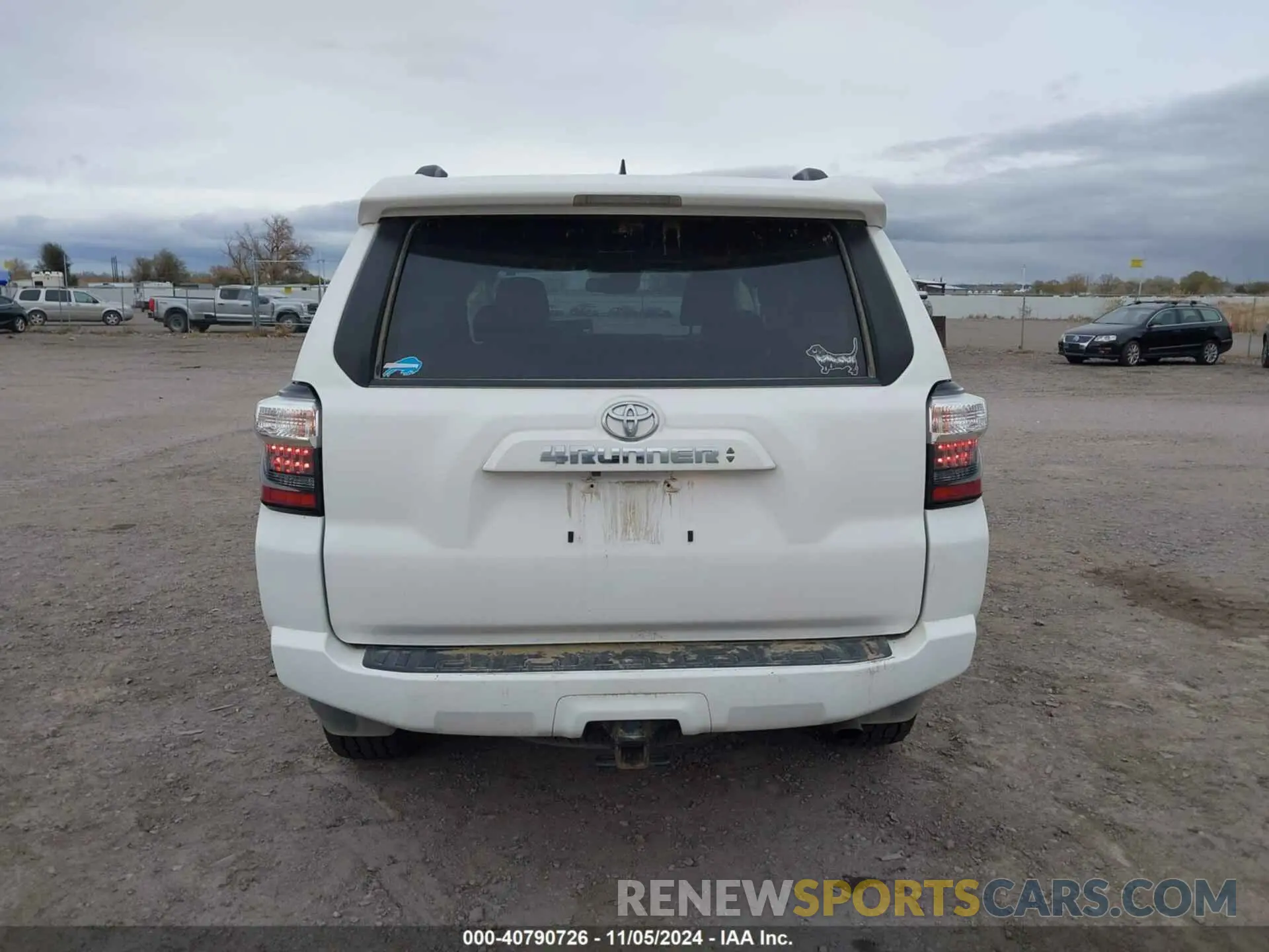 16 Photograph of a damaged car JTEBU5JR8L5758906 TOYOTA 4RUNNER 2020