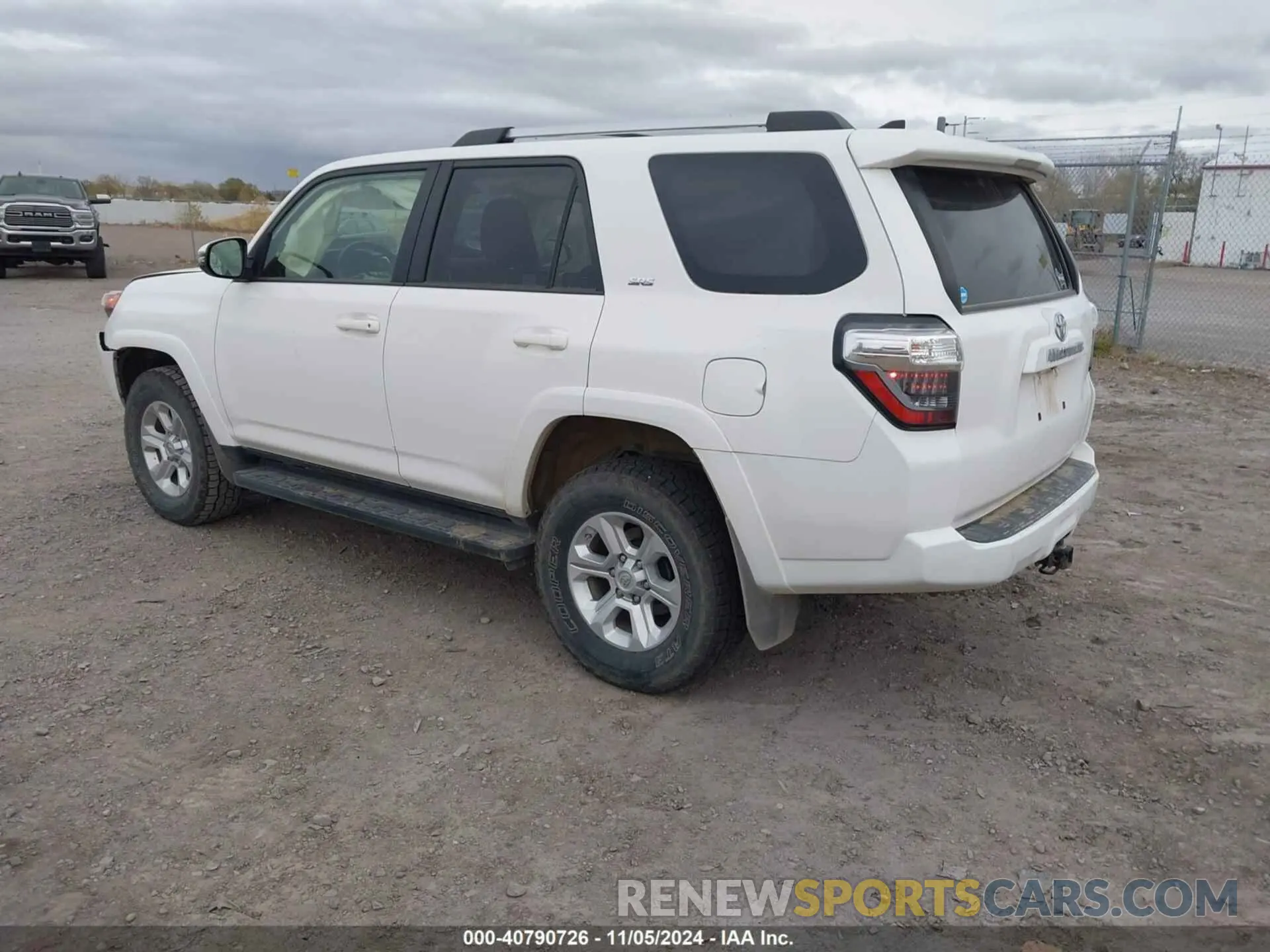 3 Photograph of a damaged car JTEBU5JR8L5758906 TOYOTA 4RUNNER 2020