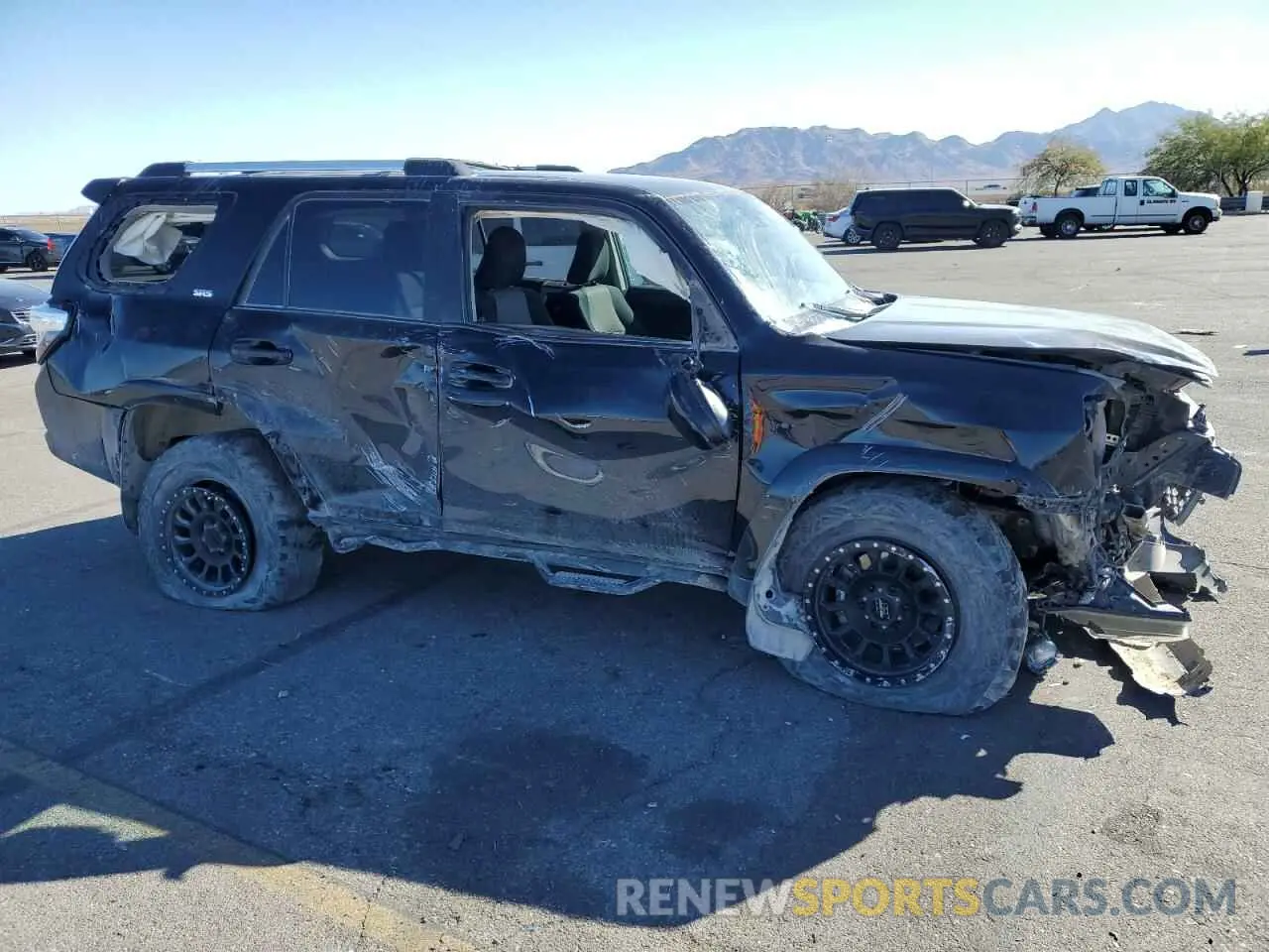 4 Photograph of a damaged car JTEBU5JR8L5760607 TOYOTA 4RUNNER 2020