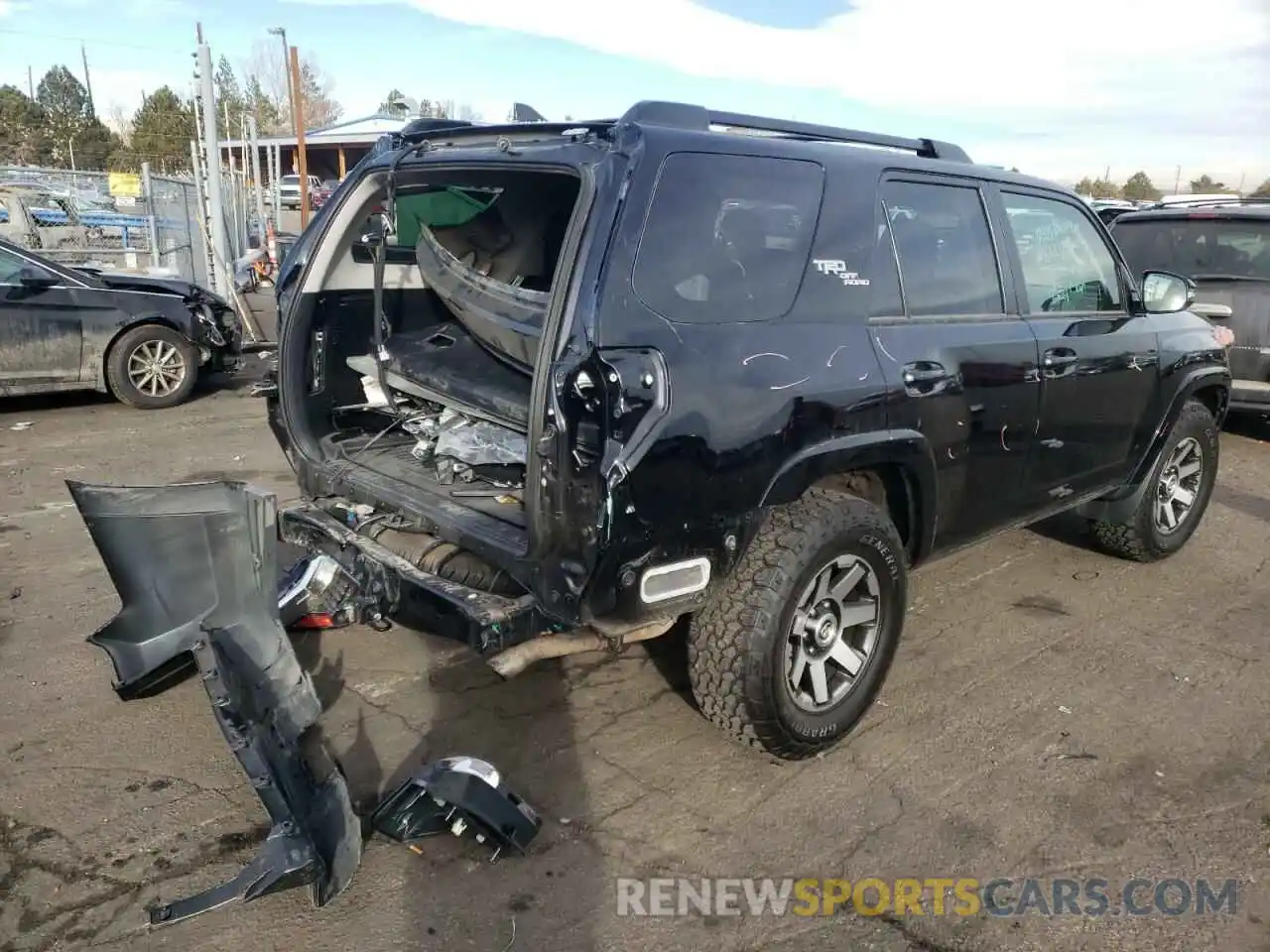 4 Photograph of a damaged car JTEBU5JR8L5760803 TOYOTA 4RUNNER 2020