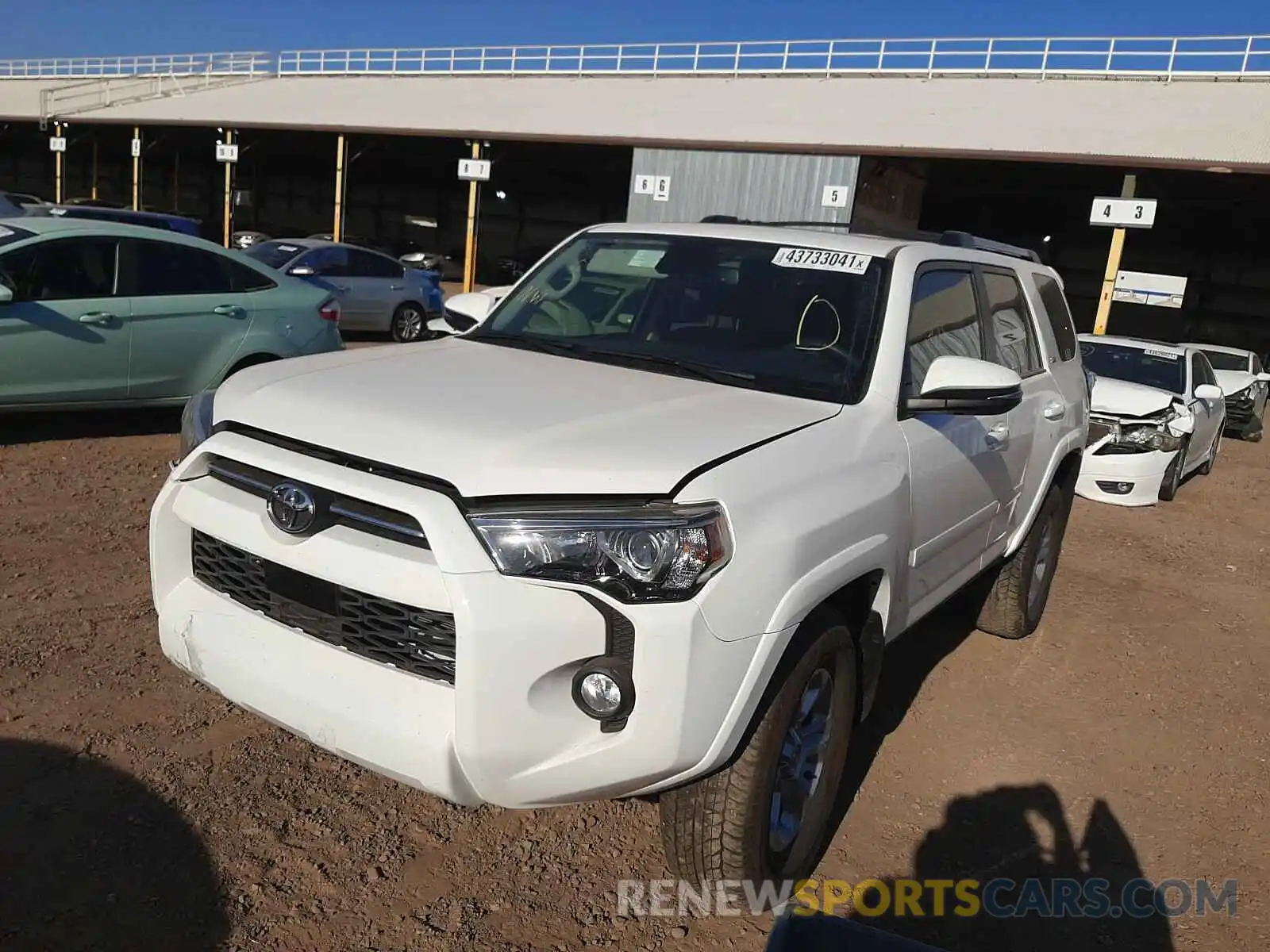 2 Photograph of a damaged car JTEBU5JR8L5761501 TOYOTA 4RUNNER 2020