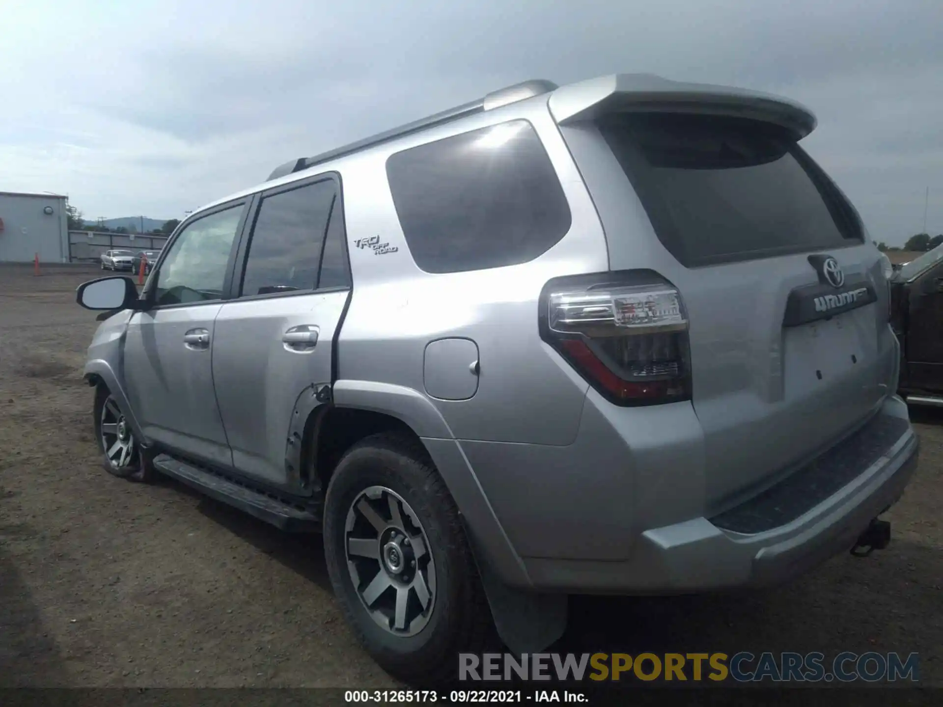 3 Photograph of a damaged car JTEBU5JR8L5764723 TOYOTA 4RUNNER 2020