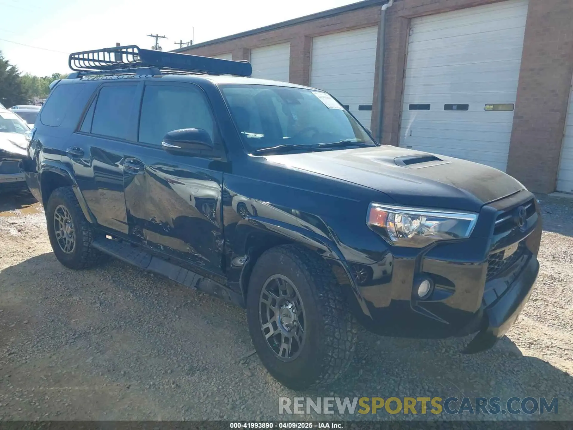 1 Photograph of a damaged car JTEBU5JR8L5765239 TOYOTA 4RUNNER 2020