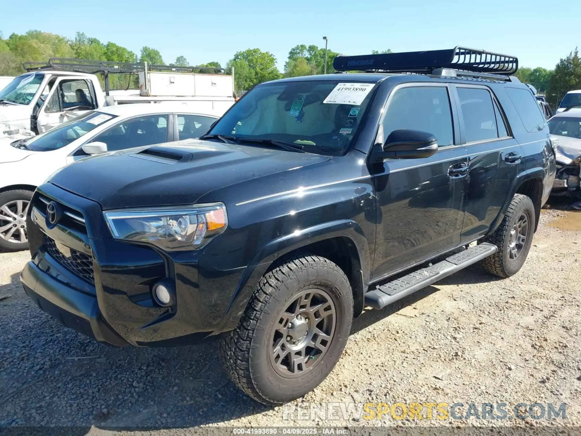 2 Photograph of a damaged car JTEBU5JR8L5765239 TOYOTA 4RUNNER 2020