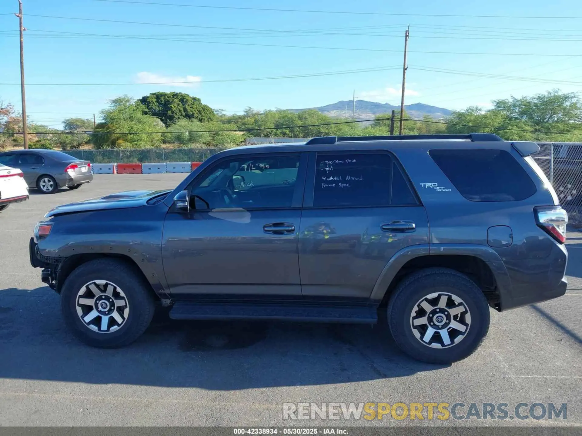 15 Photograph of a damaged car JTEBU5JR8L5769081 TOYOTA 4RUNNER 2020