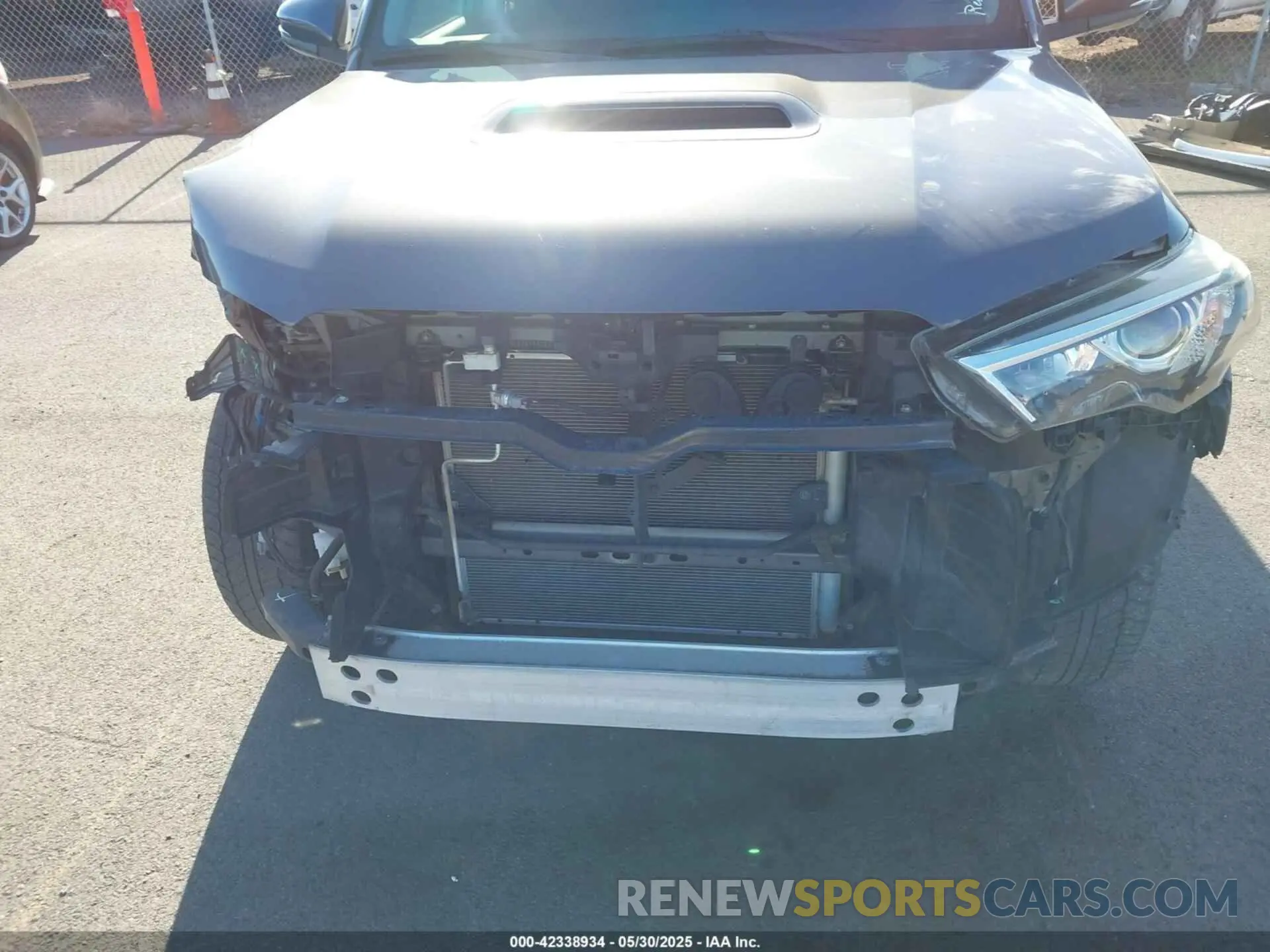 6 Photograph of a damaged car JTEBU5JR8L5769081 TOYOTA 4RUNNER 2020