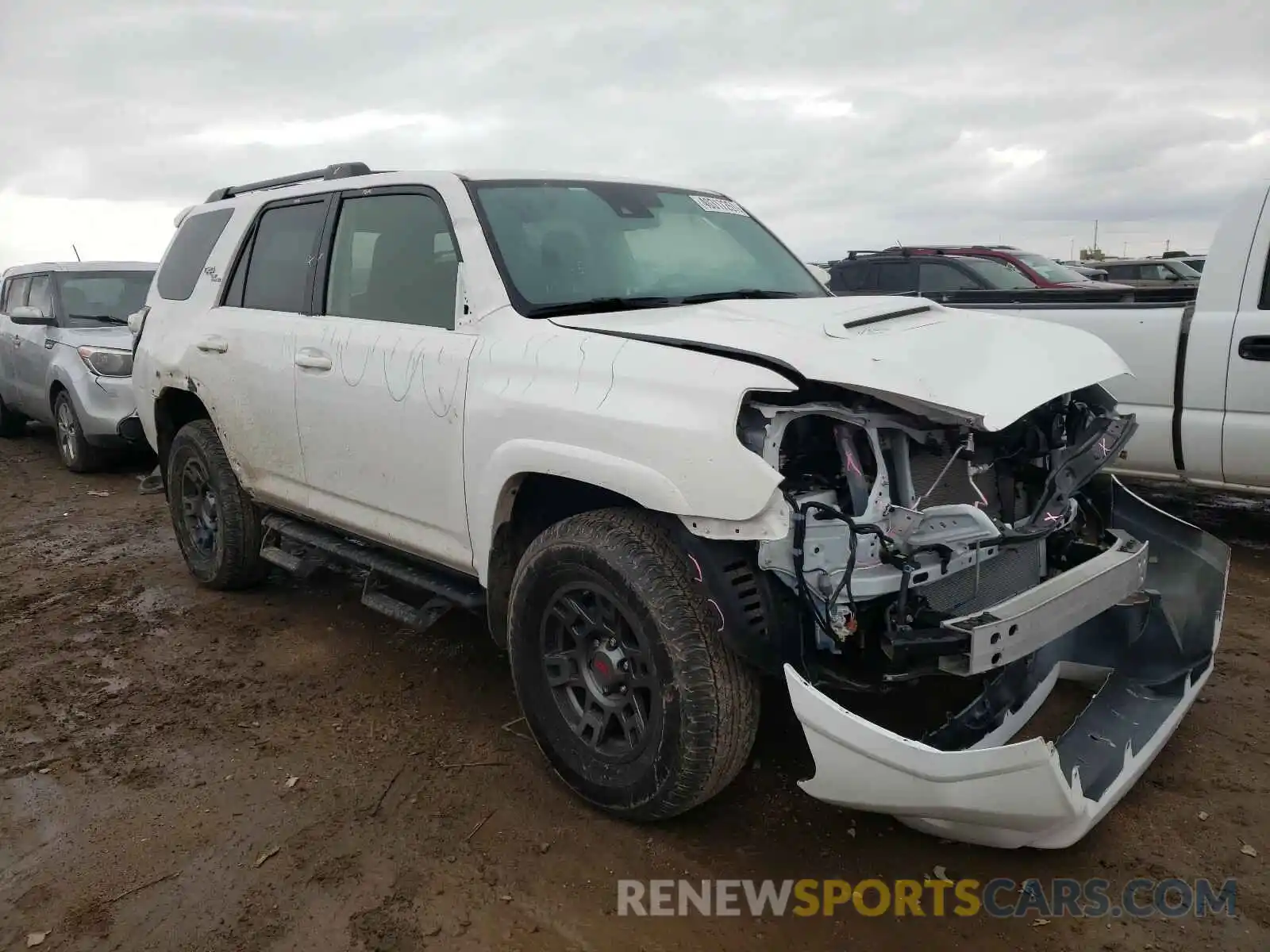 1 Photograph of a damaged car JTEBU5JR8L5775575 TOYOTA 4RUNNER 2020