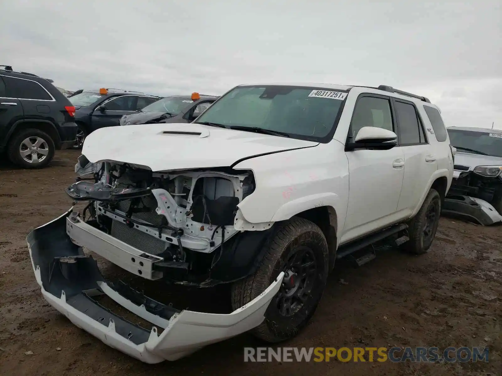 2 Photograph of a damaged car JTEBU5JR8L5775575 TOYOTA 4RUNNER 2020