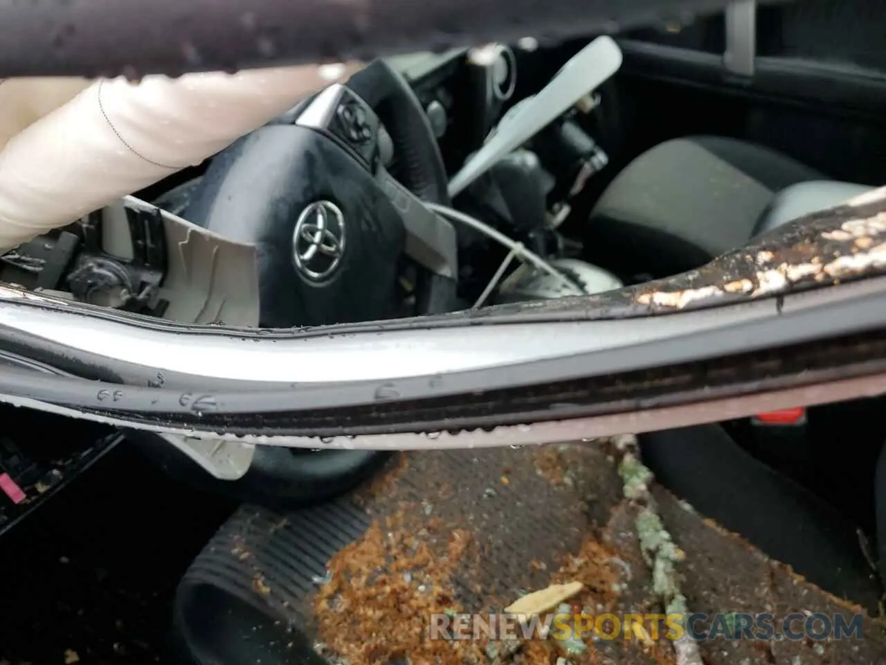 7 Photograph of a damaged car JTEBU5JR8L5782834 TOYOTA 4RUNNER 2020