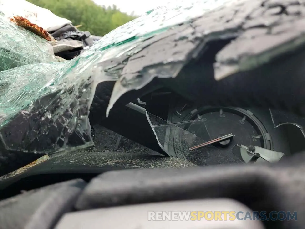 9 Photograph of a damaged car JTEBU5JR8L5782834 TOYOTA 4RUNNER 2020
