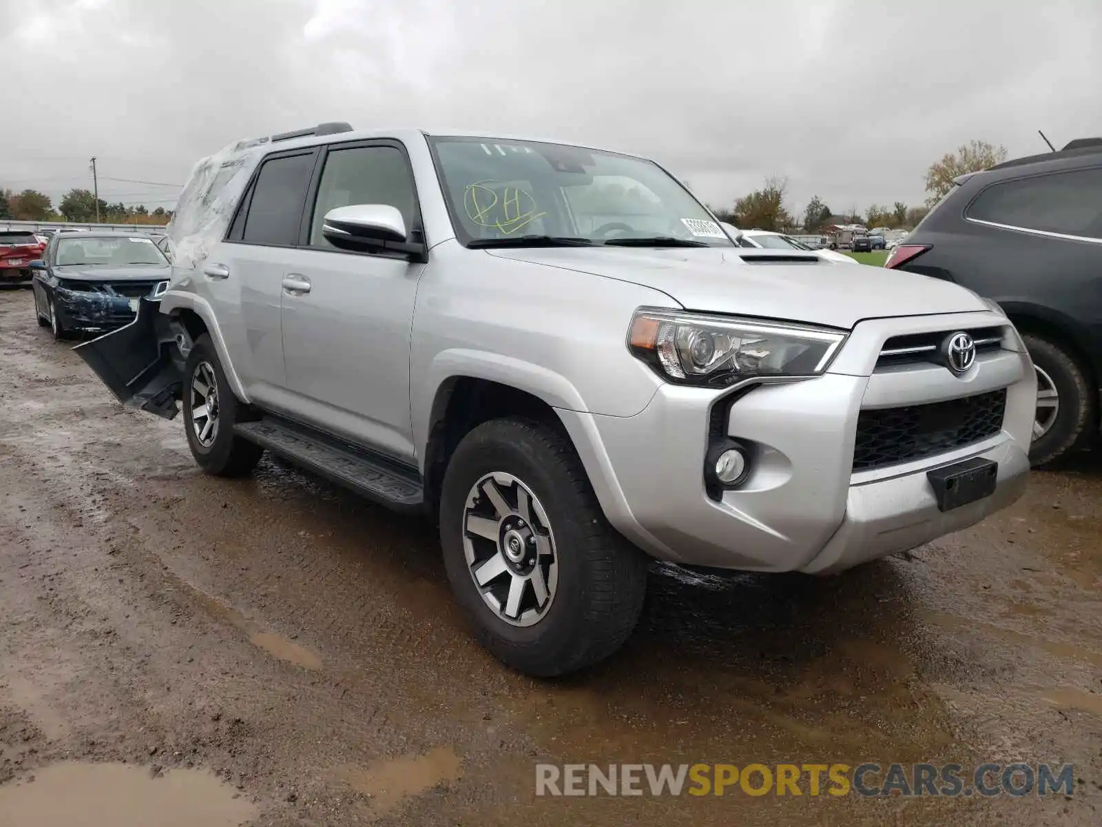 1 Photograph of a damaged car JTEBU5JR8L5799049 TOYOTA 4RUNNER 2020