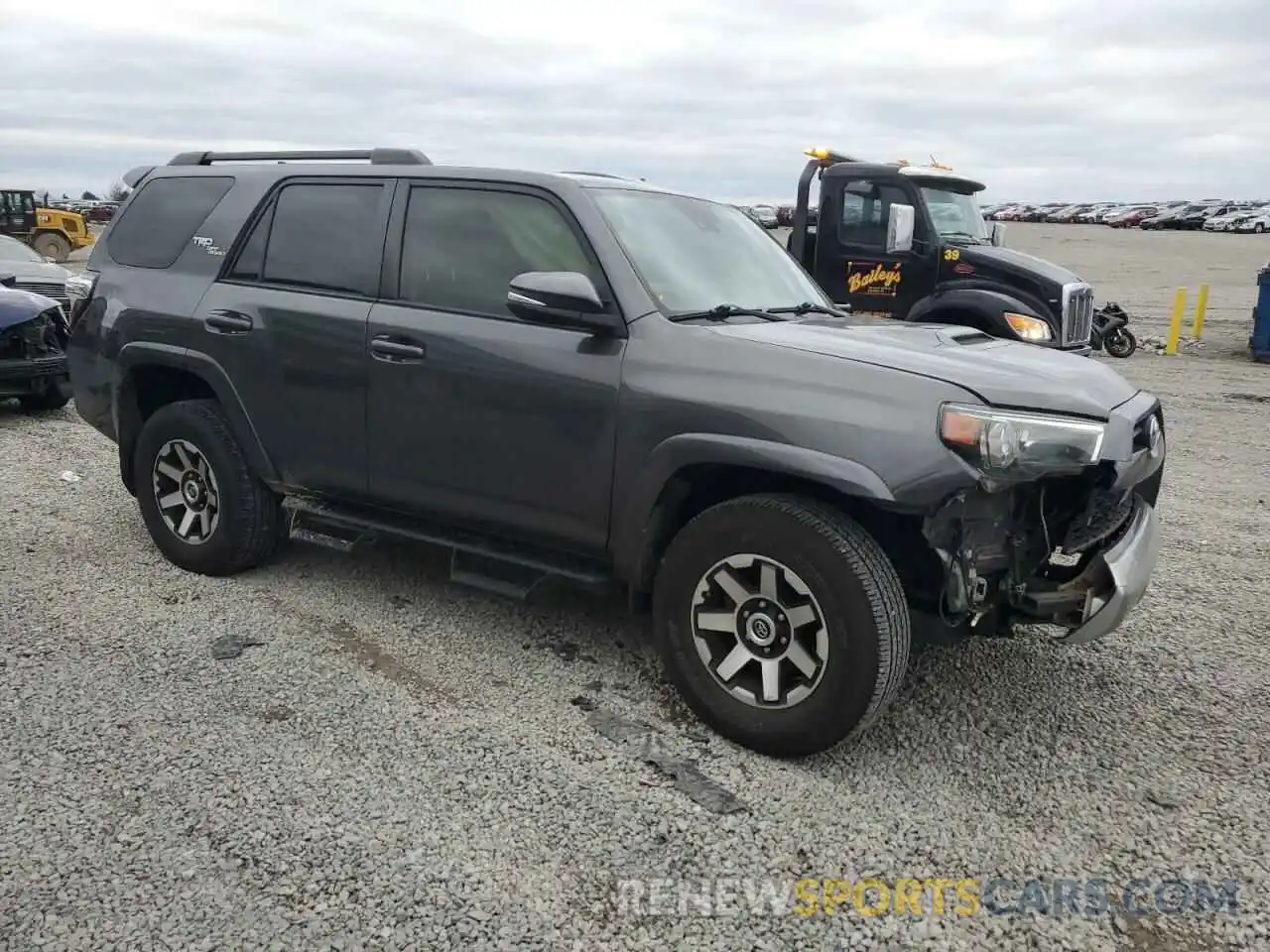 4 Photograph of a damaged car JTEBU5JR8L5801317 TOYOTA 4RUNNER 2020