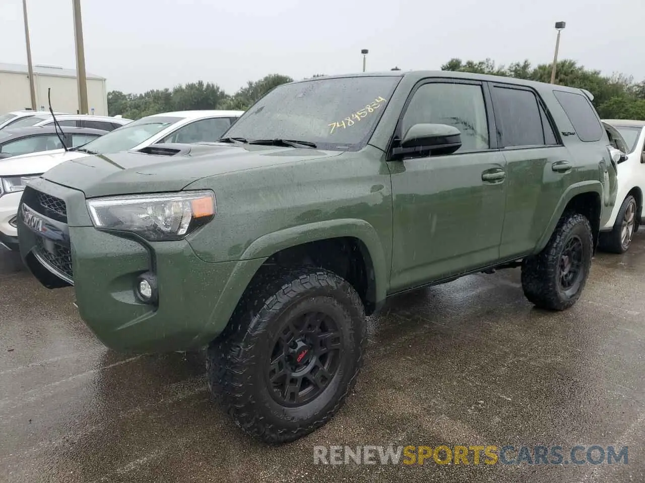 1 Photograph of a damaged car JTEBU5JR8L5818621 TOYOTA 4RUNNER 2020