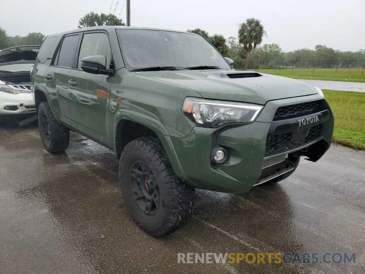 4 Photograph of a damaged car JTEBU5JR8L5818621 TOYOTA 4RUNNER 2020