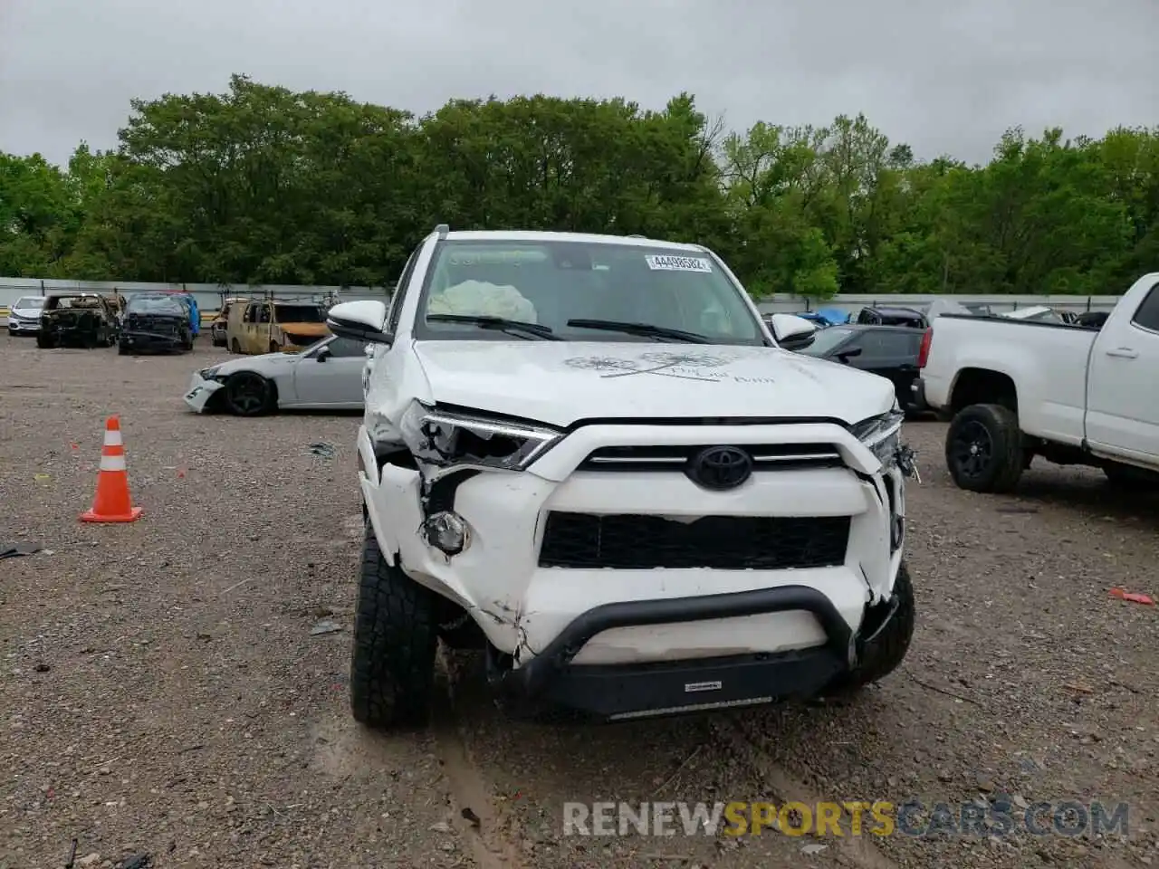 9 Photograph of a damaged car JTEBU5JR8L5821518 TOYOTA 4RUNNER 2020