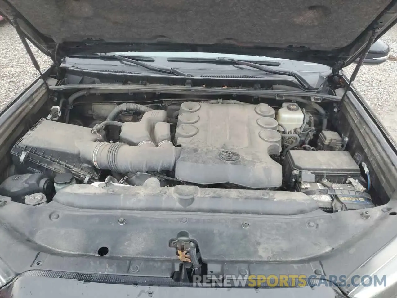 12 Photograph of a damaged car JTEBU5JR8L5833331 TOYOTA 4RUNNER 2020