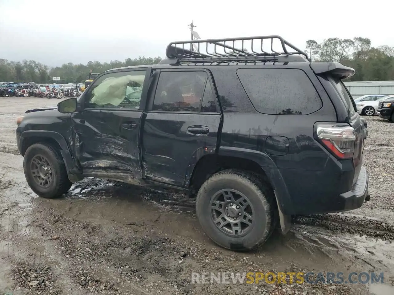 2 Photograph of a damaged car JTEBU5JR8L5833331 TOYOTA 4RUNNER 2020