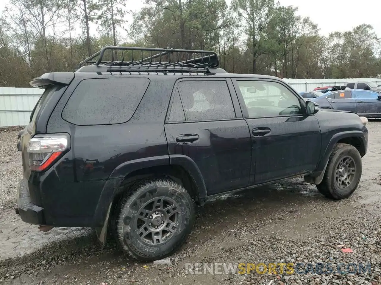 3 Photograph of a damaged car JTEBU5JR8L5833331 TOYOTA 4RUNNER 2020