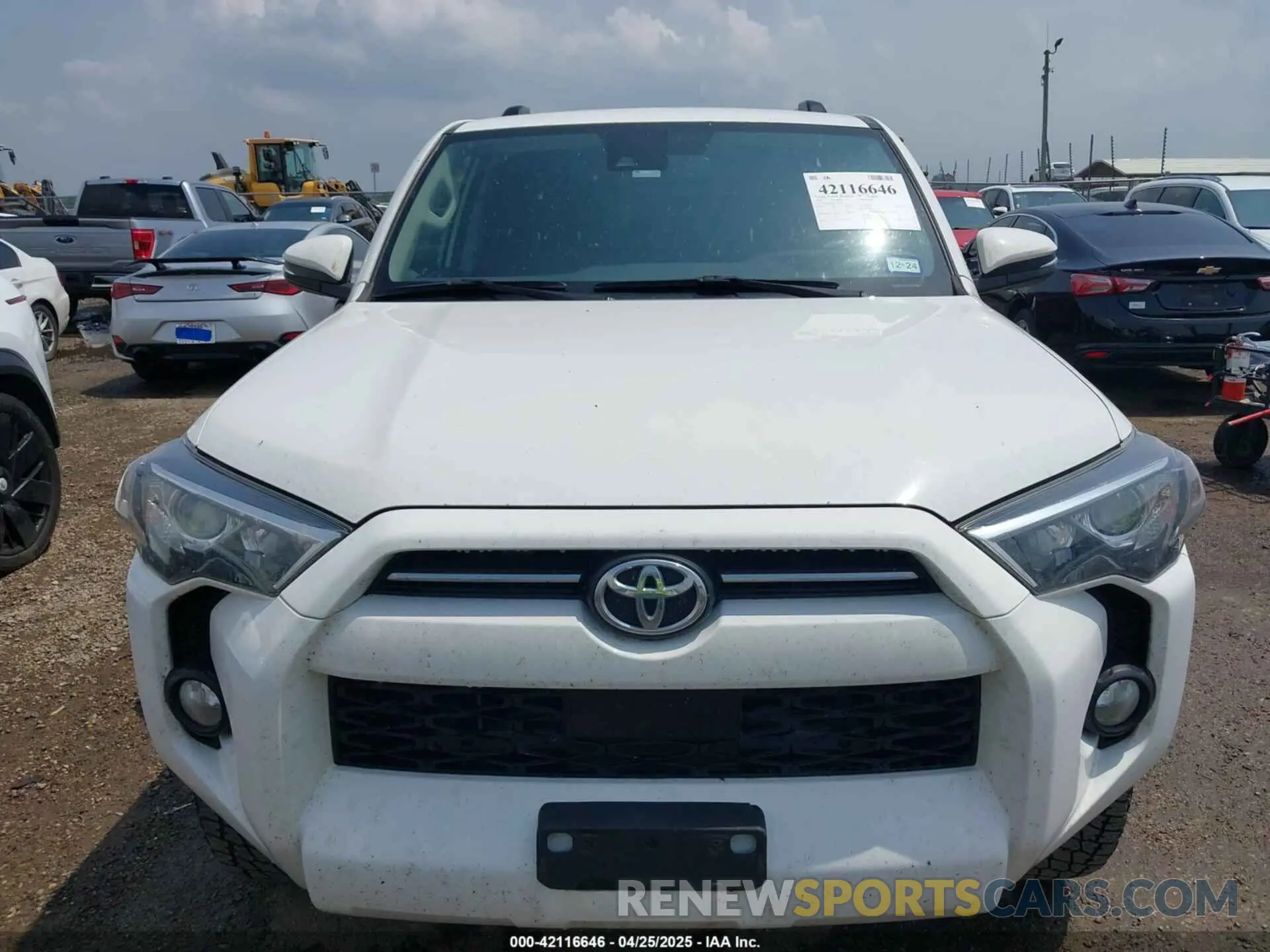 12 Photograph of a damaged car JTEBU5JR9L5738969 TOYOTA 4RUNNER 2020