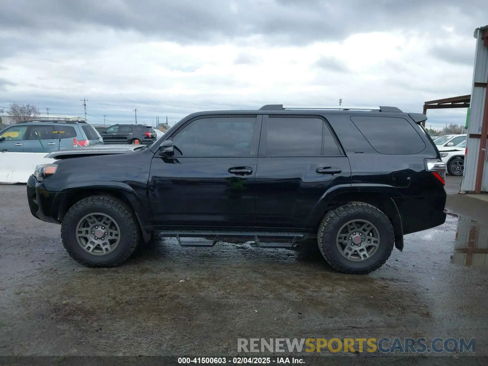 15 Photograph of a damaged car JTEBU5JR9L5745422 TOYOTA 4RUNNER 2020
