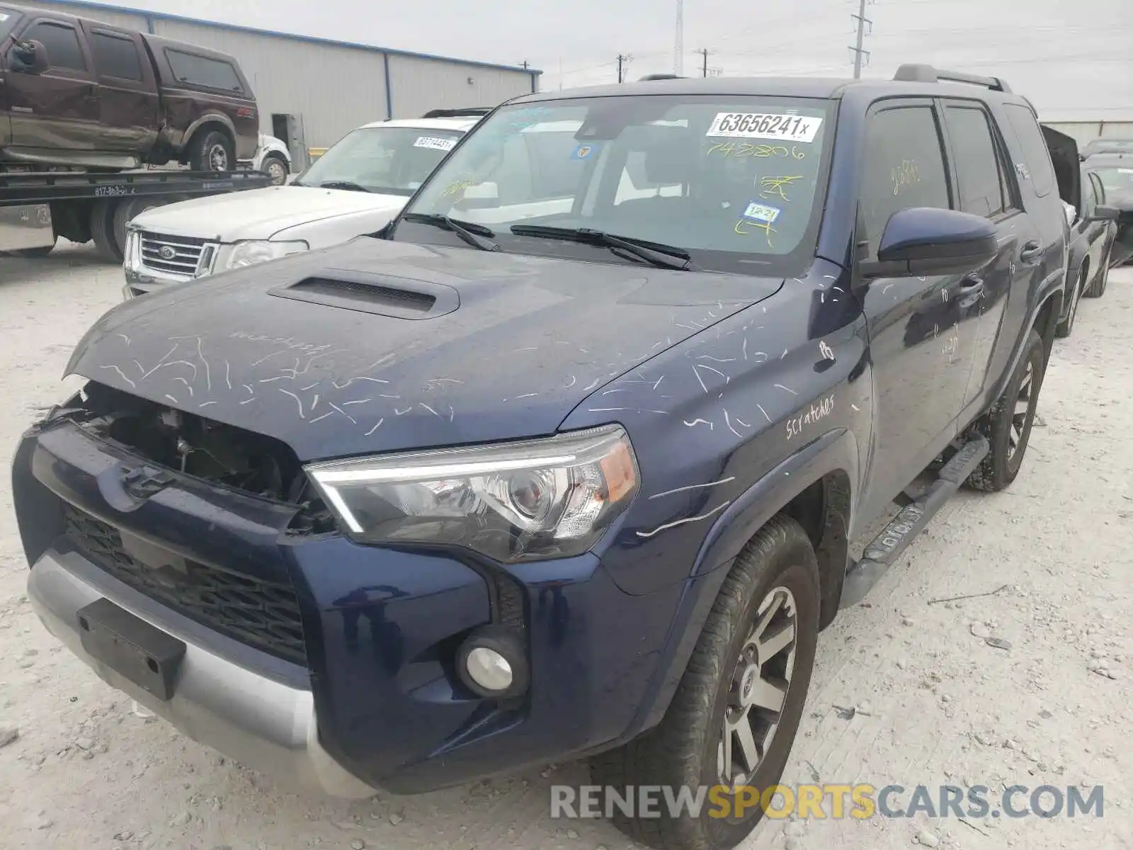 2 Photograph of a damaged car JTEBU5JR9L5748806 TOYOTA 4RUNNER 2020