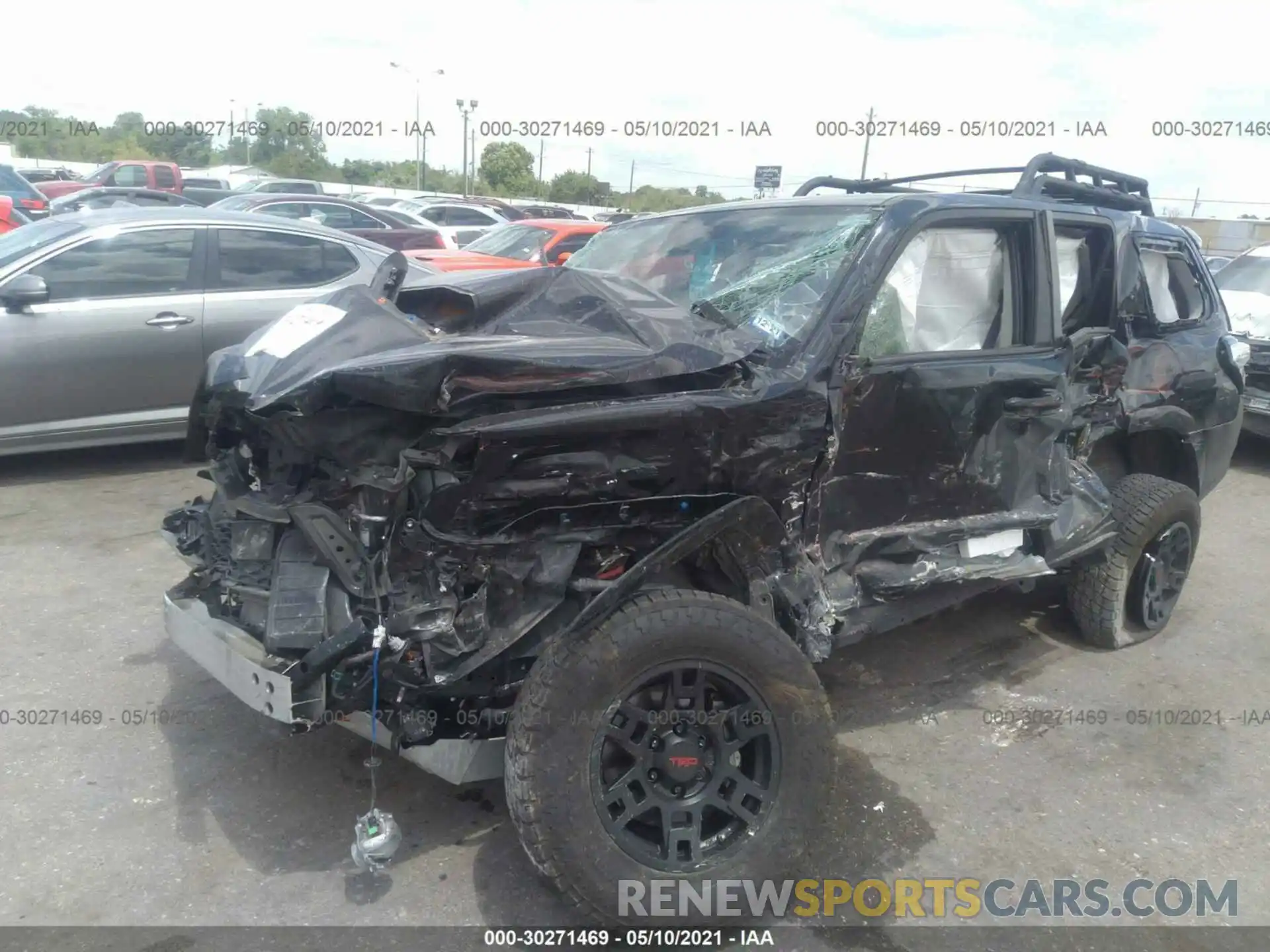 2 Photograph of a damaged car JTEBU5JR9L5752368 TOYOTA 4RUNNER 2020