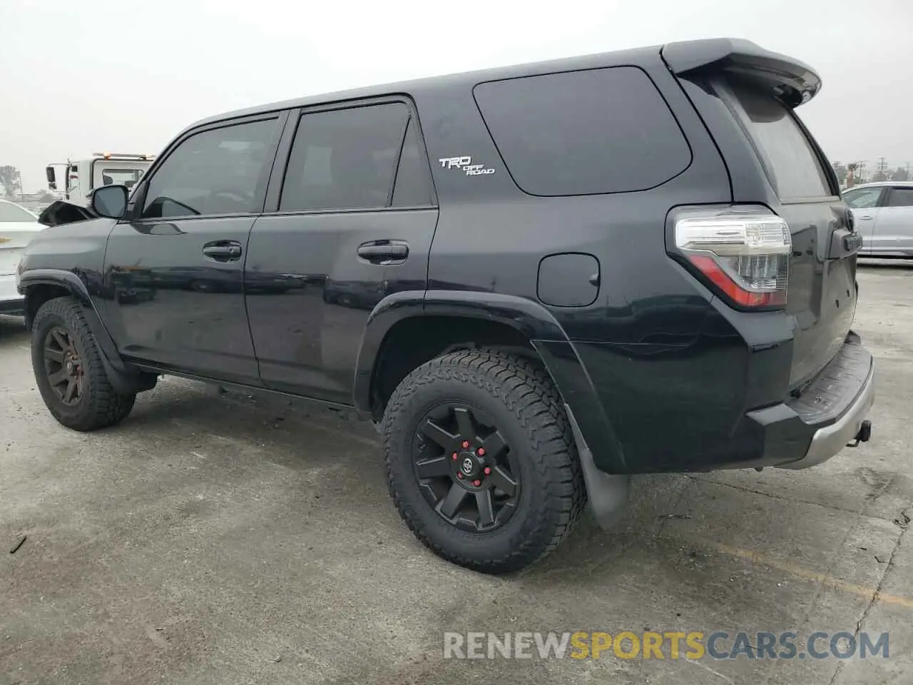 2 Photograph of a damaged car JTEBU5JR9L5763936 TOYOTA 4RUNNER 2020