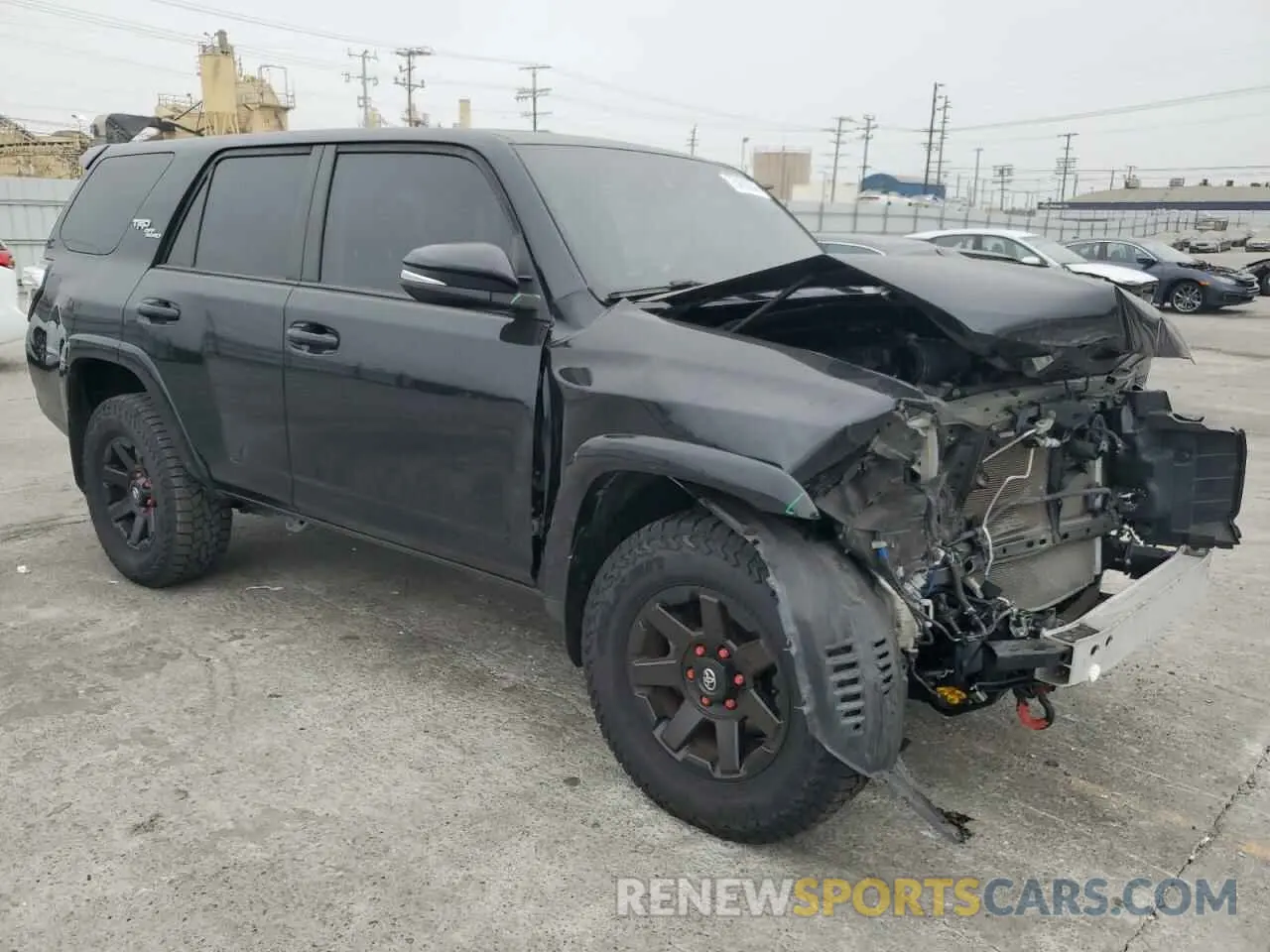 4 Photograph of a damaged car JTEBU5JR9L5763936 TOYOTA 4RUNNER 2020