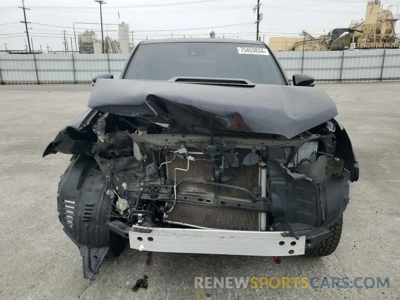 5 Photograph of a damaged car JTEBU5JR9L5763936 TOYOTA 4RUNNER 2020