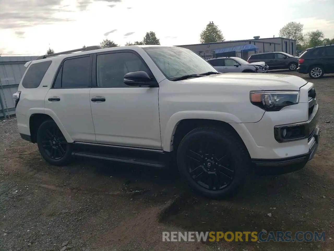 4 Photograph of a damaged car JTEBU5JR9L5768523 TOYOTA 4RUNNER 2020