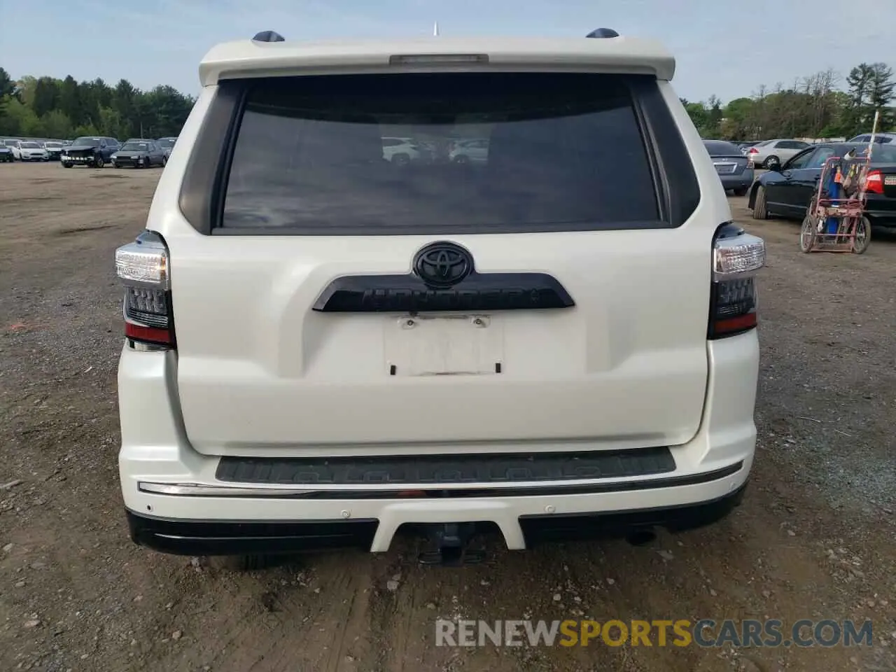 6 Photograph of a damaged car JTEBU5JR9L5768523 TOYOTA 4RUNNER 2020