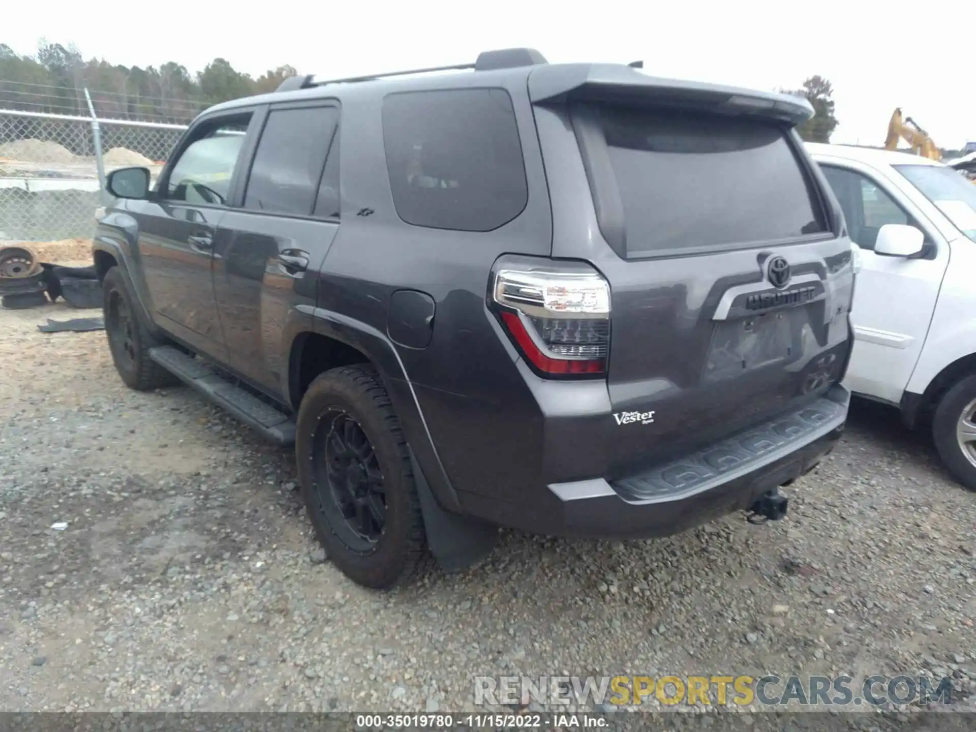 3 Photograph of a damaged car JTEBU5JR9L5773236 TOYOTA 4RUNNER 2020