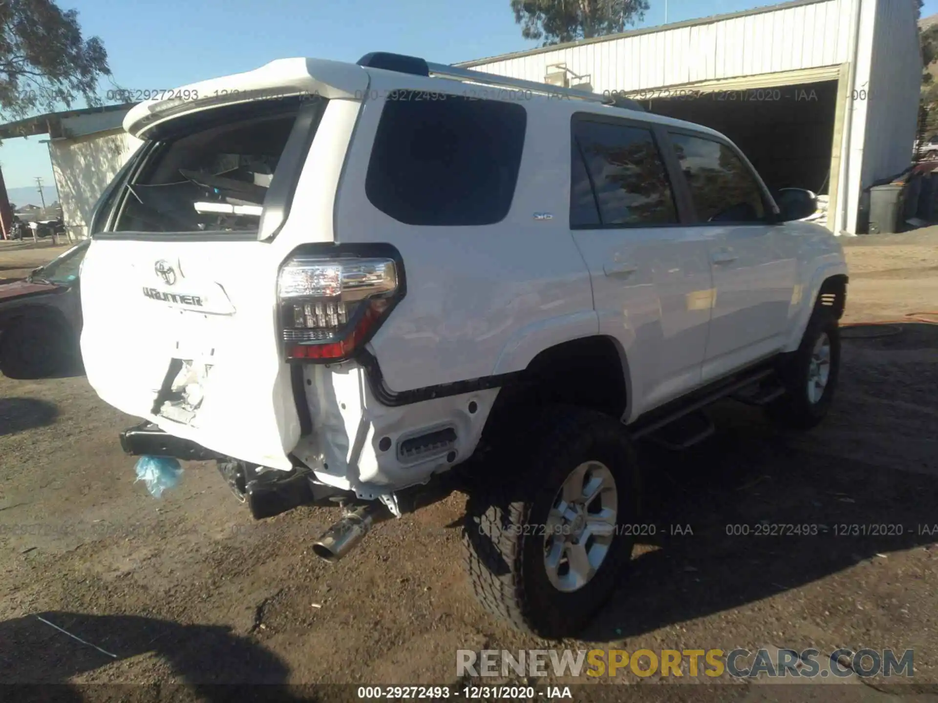 4 Photograph of a damaged car JTEBU5JR9L5775844 TOYOTA 4RUNNER 2020