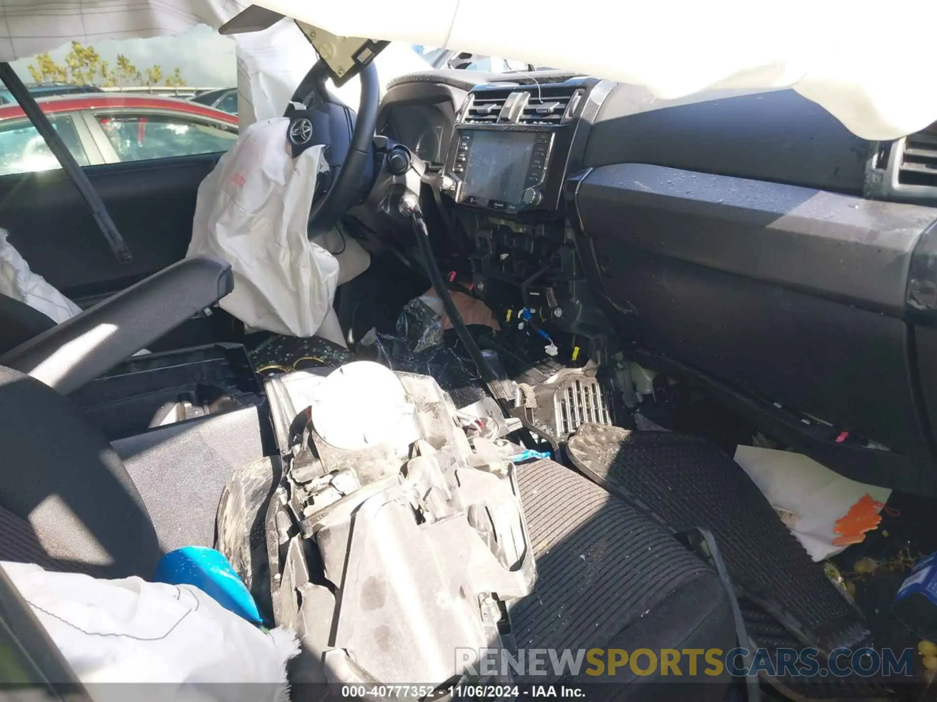 5 Photograph of a damaged car JTEBU5JR9L5780655 TOYOTA 4RUNNER 2020