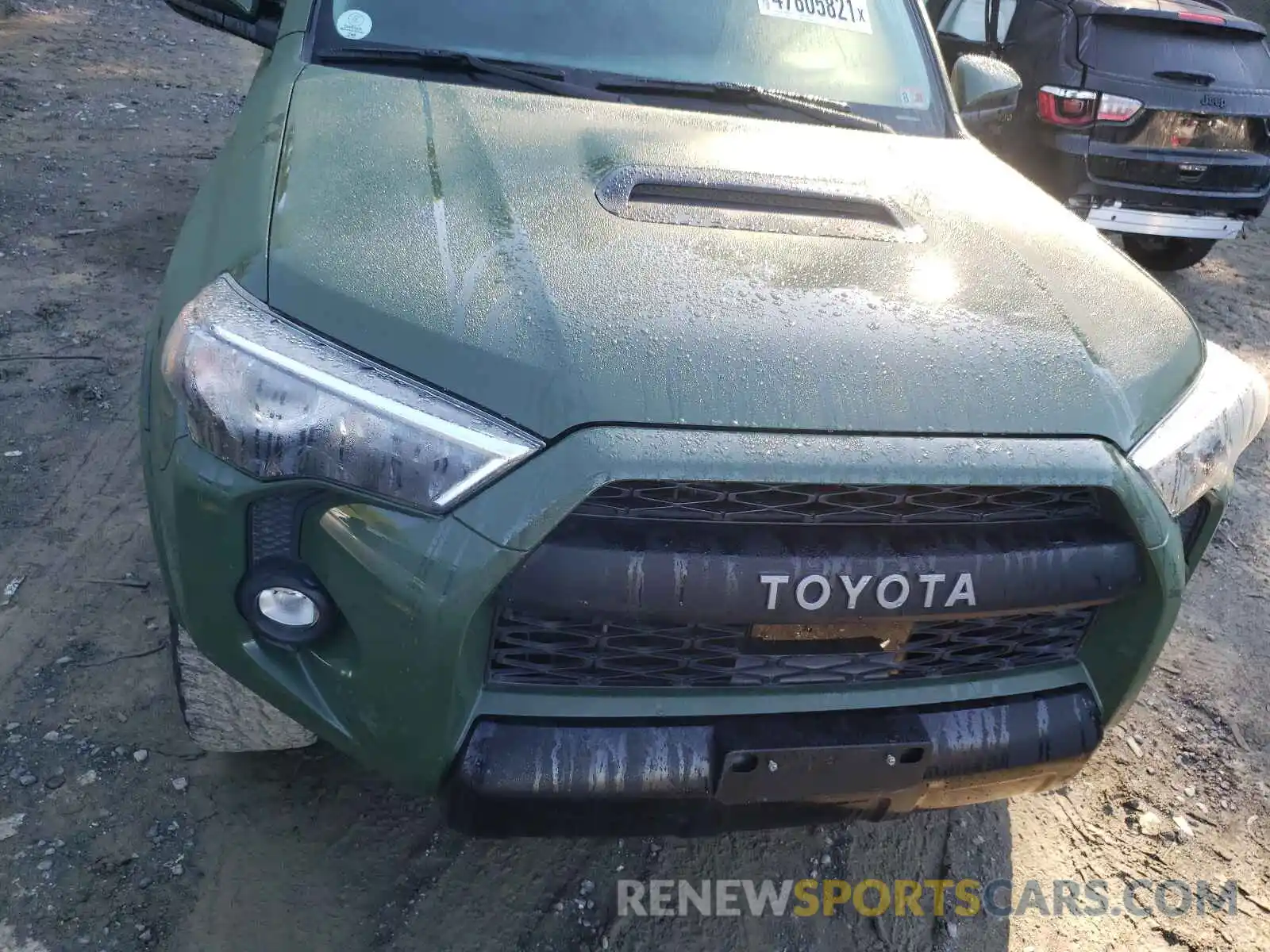 9 Photograph of a damaged car JTEBU5JR9L5782437 TOYOTA 4RUNNER 2020