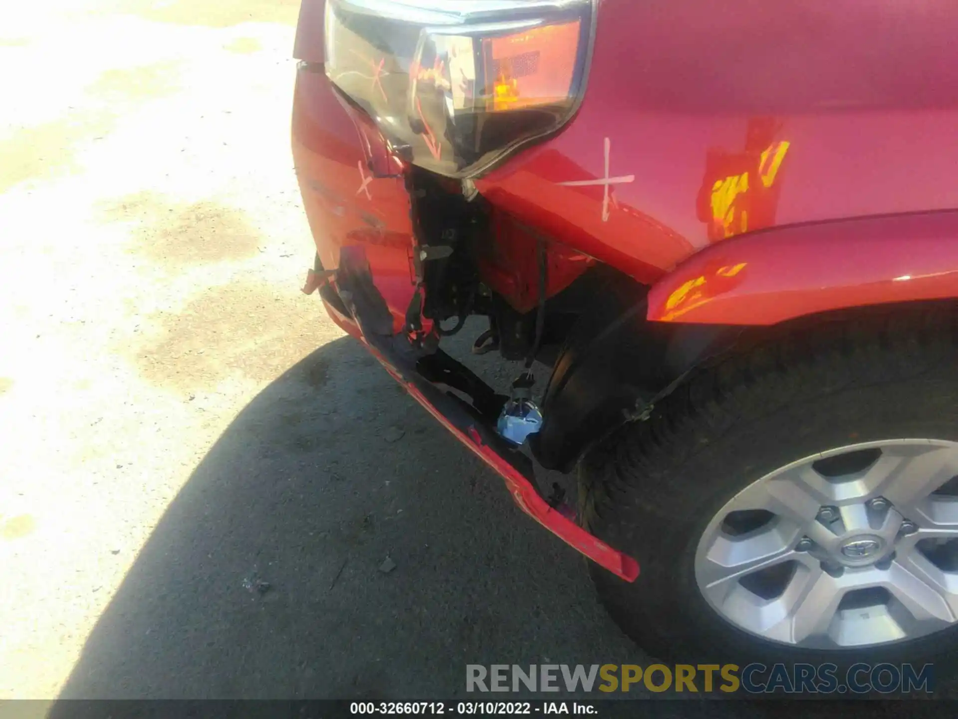 6 Photograph of a damaged car JTEBU5JR9L5788240 TOYOTA 4RUNNER 2020