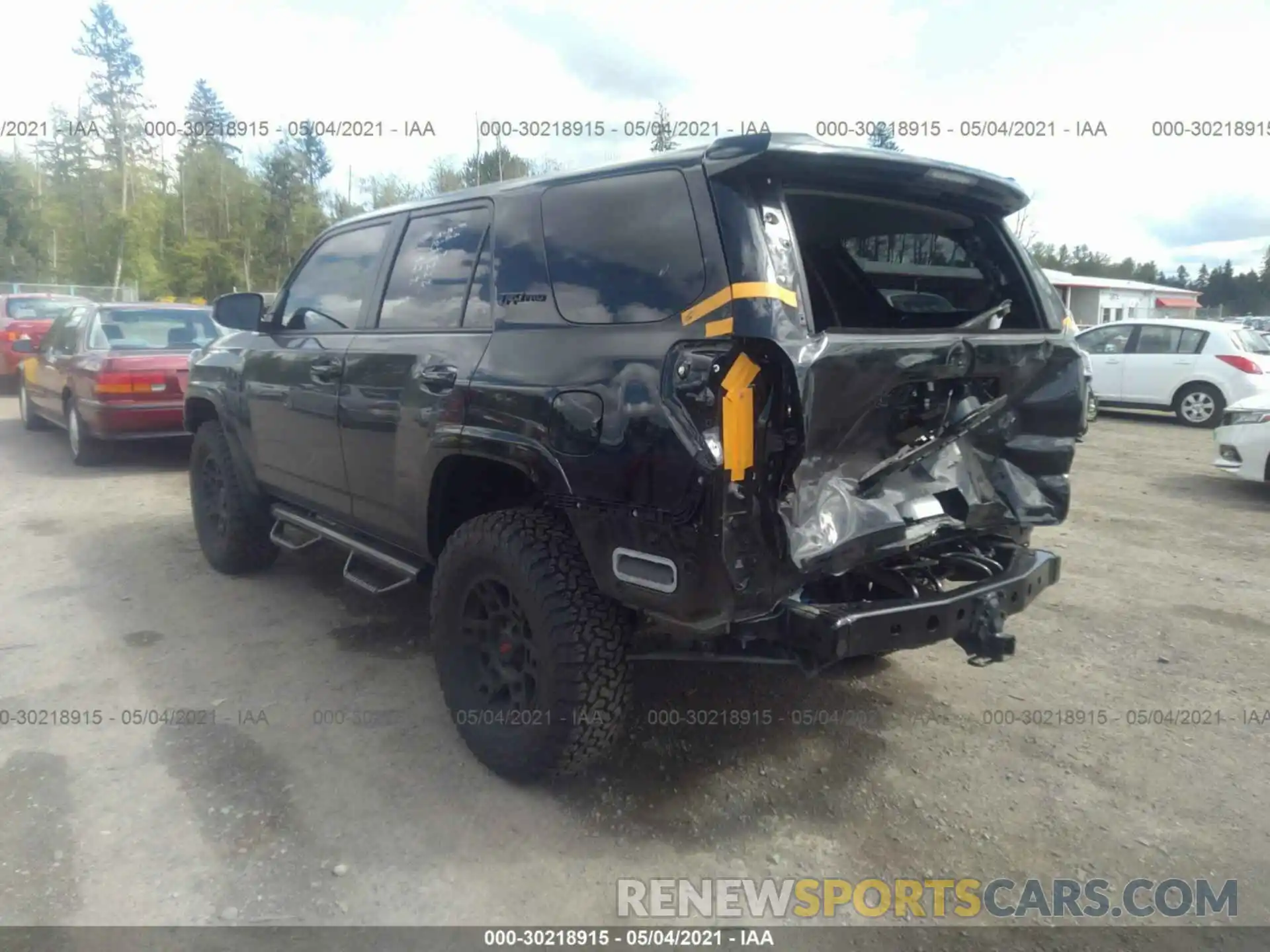 3 Photograph of a damaged car JTEBU5JR9L5791980 TOYOTA 4RUNNER 2020