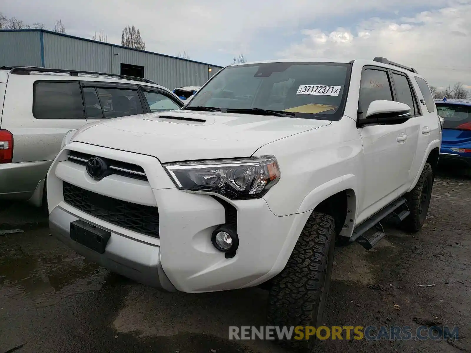 2 Photograph of a damaged car JTEBU5JR9L5793289 TOYOTA 4RUNNER 2020