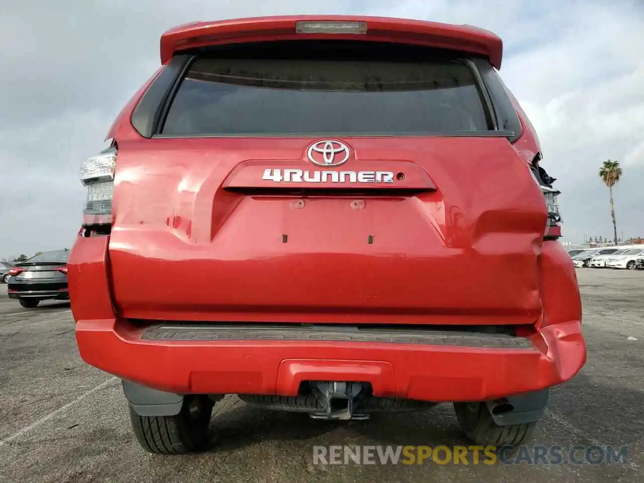 6 Photograph of a damaged car JTEBU5JR9L5794040 TOYOTA 4RUNNER 2020