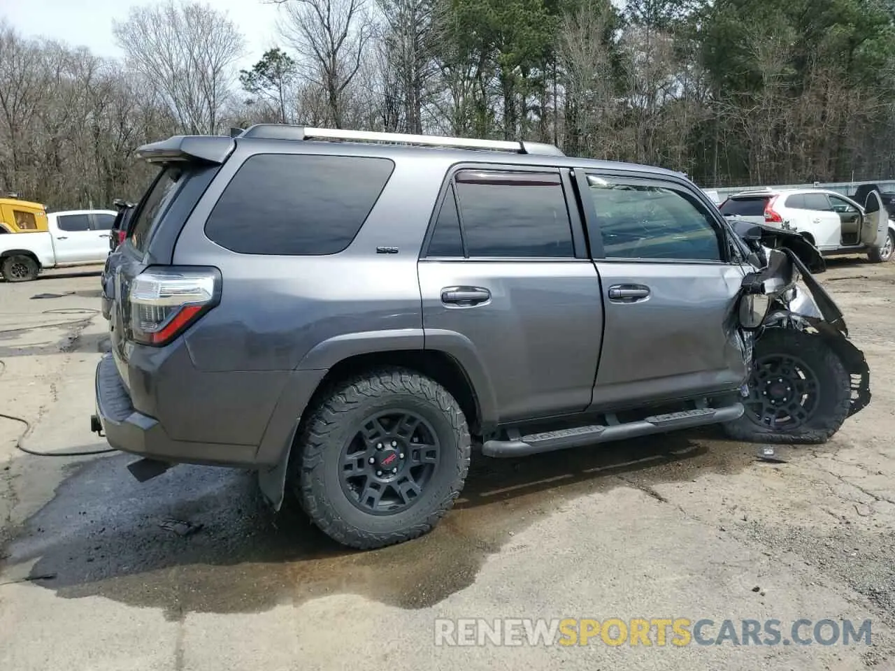 3 Photograph of a damaged car JTEBU5JR9L5805876 TOYOTA 4RUNNER 2020