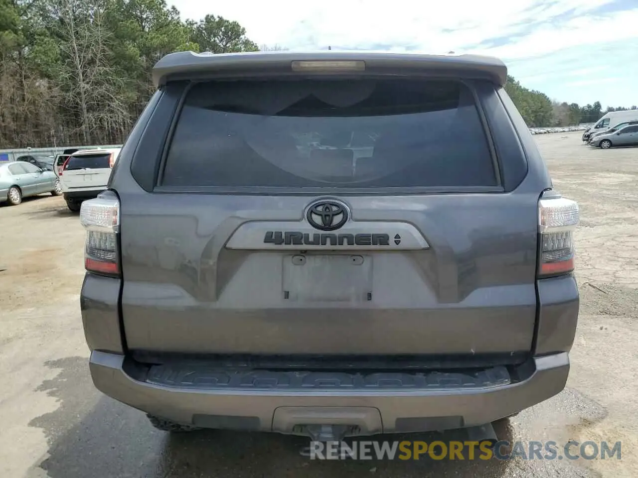 6 Photograph of a damaged car JTEBU5JR9L5805876 TOYOTA 4RUNNER 2020