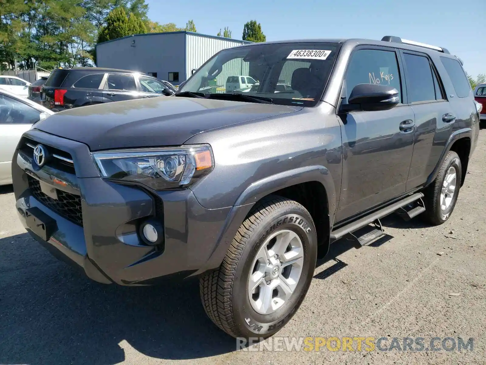 2 Photograph of a damaged car JTEBU5JR9L5817915 TOYOTA 4RUNNER 2020