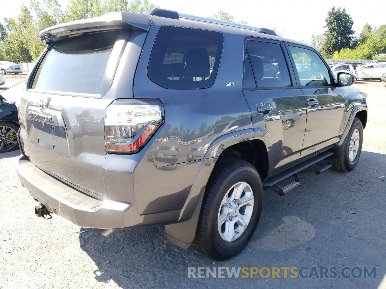 4 Photograph of a damaged car JTEBU5JR9L5817915 TOYOTA 4RUNNER 2020