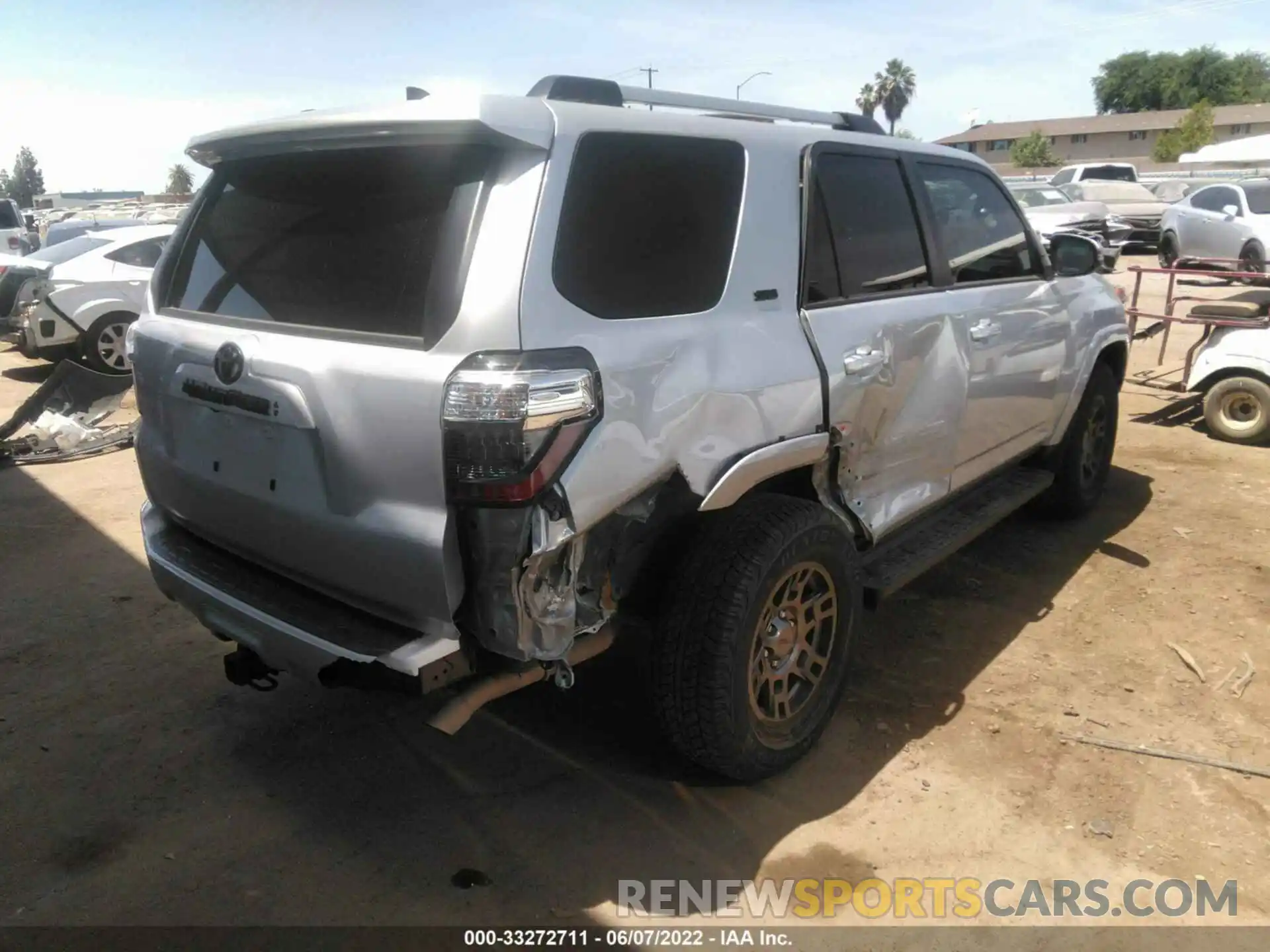 4 Photograph of a damaged car JTEBU5JR9L5825206 TOYOTA 4RUNNER 2020